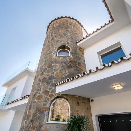 The Iconic Torremora By Better Bookings Holiday home
